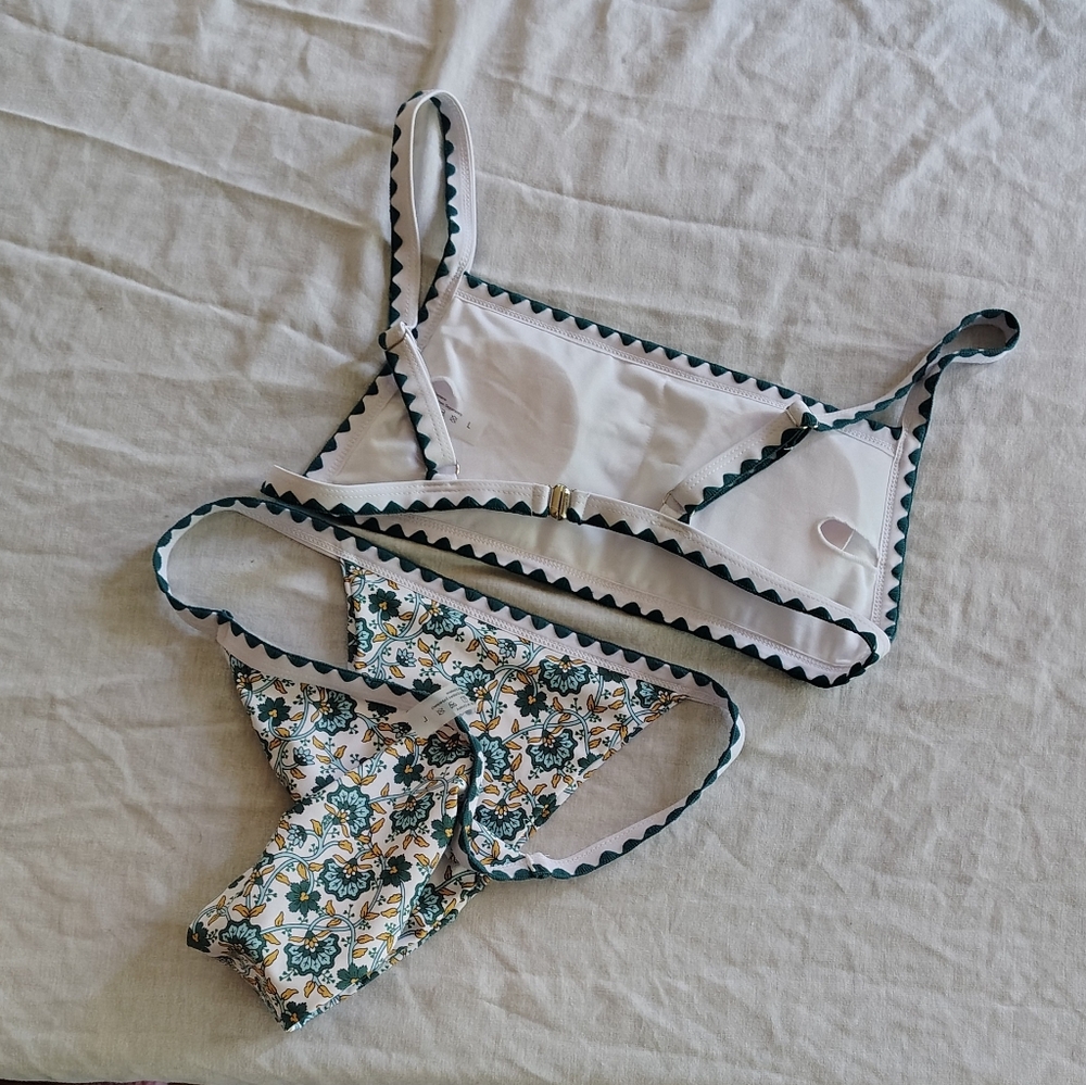 Ladies Large Floral Cutesy Beachy Mermaidcore Strappy Bikini - Picture 2 of 4